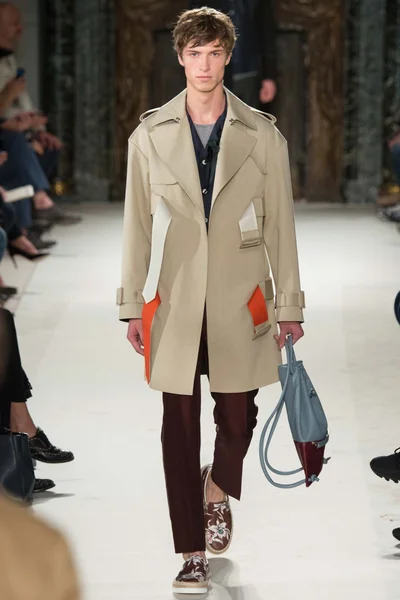 Look 29